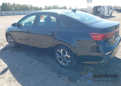 2021 Kia Forte Lxs z USA, uszkodzony, nr VIN 3KPF24AD8ME269860